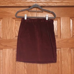 Maroon velvet skirt w/ pockets and a side zipper
